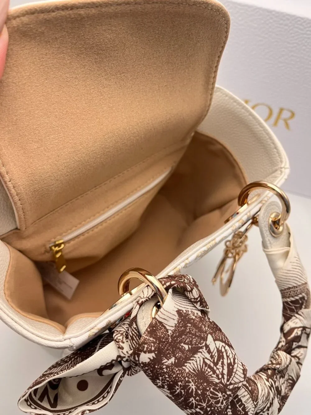 NEW DIOR LIMITED EDITION LADY BAG [GWP] - Picture 3 of 7